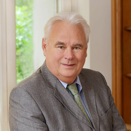Porträtfoto Dr. Rudolf Lauda